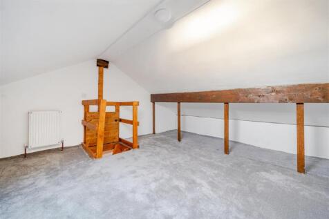 LOFT ROOM