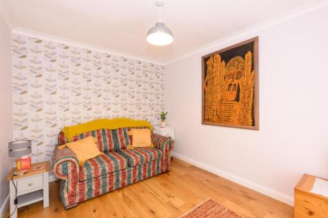 BEDROOM 4 / SUNROOM