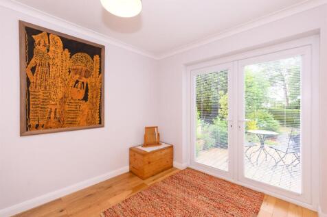 BEDROOM 4 / SUNROOM