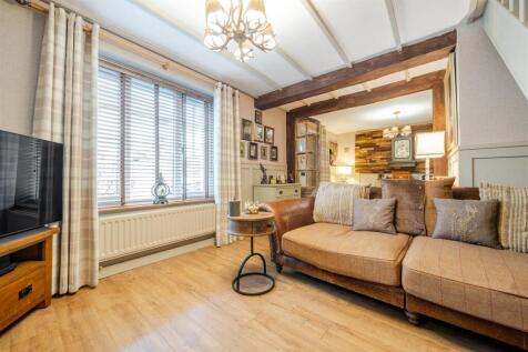 OPEN PLAN LOUNGE
