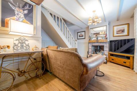 OPEN PLAN LOUNGE