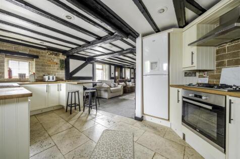 LOUNGE/KITCHEN