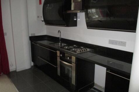 LOUNGE/KITCHEN