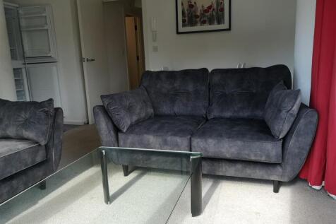 LOUNGE/KITCHEN