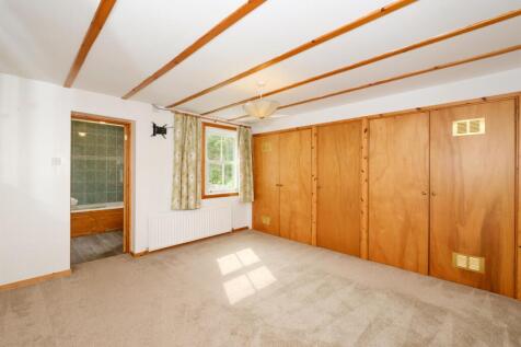 BEDROOM ONE (MASTER ROOM)