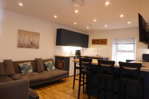 OPEN PLAN KITCHEN/LOUNGE