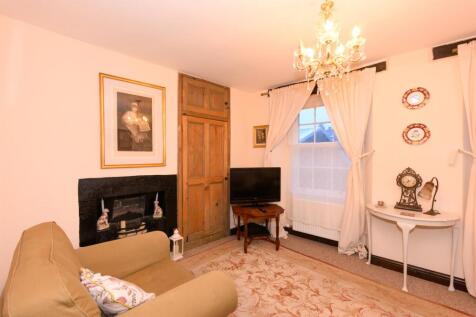 FIRST FLOOR LOUNGE