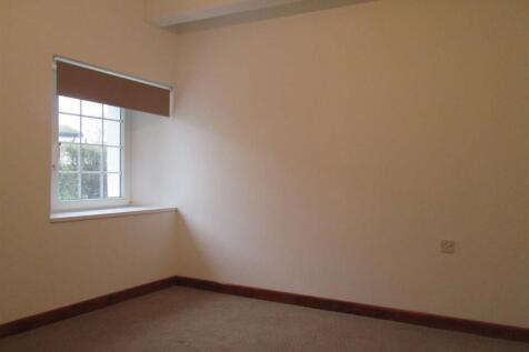 LOUNGE/KITCHEN/DINING ROOM