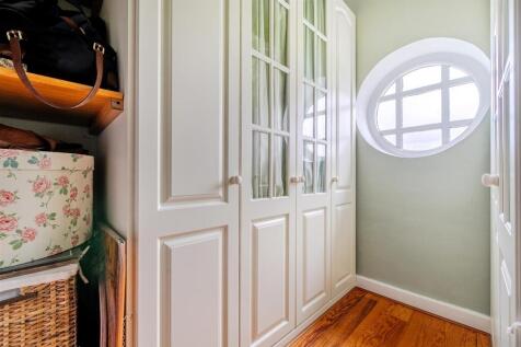 NURSERY/DRESSING ROOM