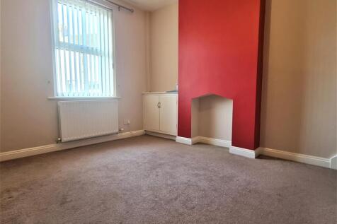 LOUNGE/ DINING ROOM