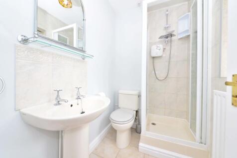 3 Deeley Close - ...