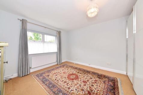 3 Deeley Close - ...