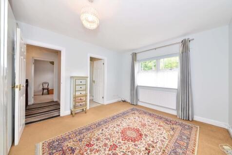 3 Deeley Close - ...