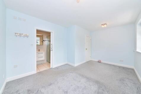 3 Deeley Close - ...
