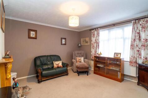 005-124 Ashley Drive.jpg