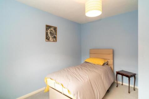 011-124 Ashley Drive.jpg