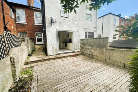 118 Richmond Road garden .jpeg