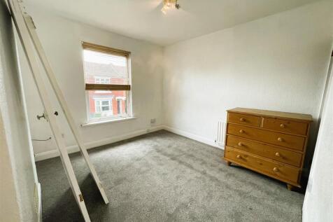 45 South Road bedroom 1.jpeg