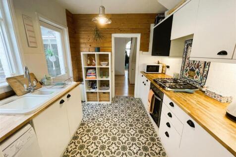 121 Imperial Avenue kitchen 1.jpeg