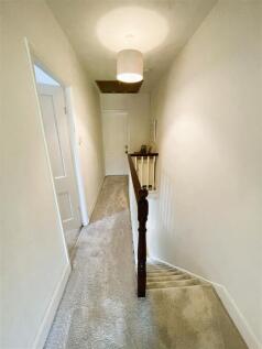 121 Imperial Avenue landing.jpeg