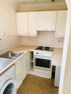 Roxan Kitchen 2.jpg