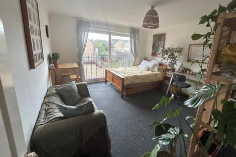 Roxan Living Area 3.jpg