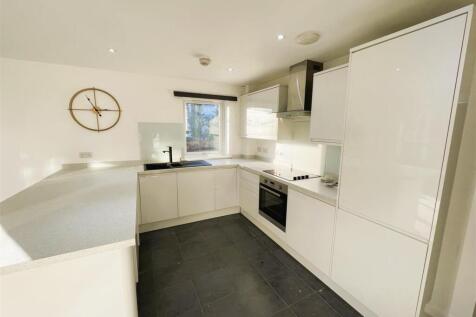 7 Simco Court kitchen.jpeg