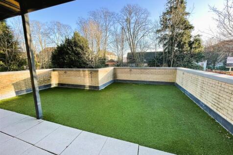 7 Simco Court roof terrace.jpeg