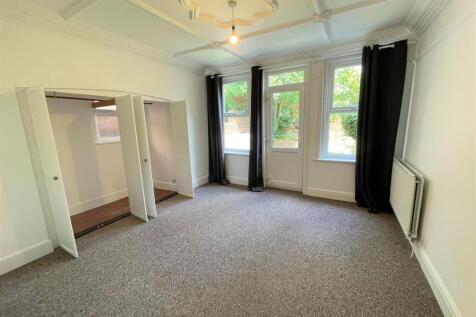 19a Newcombe Road bedroom.JPG