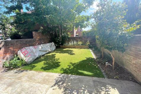 19a Newcombe Road Garden.JPG