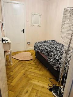 Bedroom 5/Study