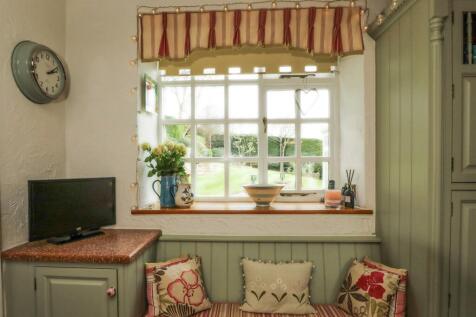 KITCHEN WINDOW SEAT