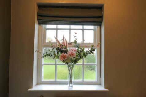 MASTER ENSUITE