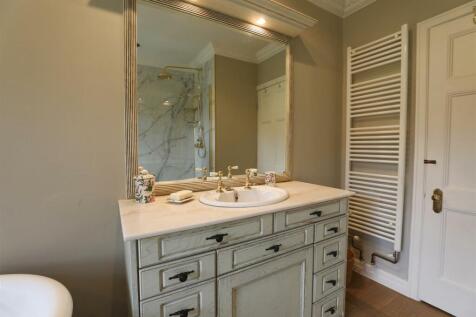 MASTER ENSUITE