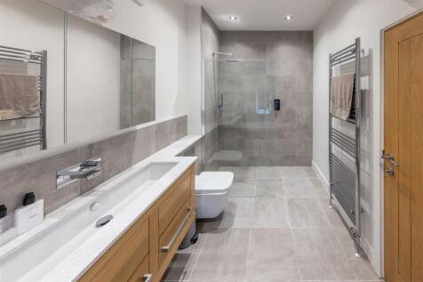 HOUSE BATHROOM