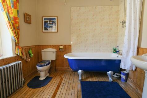HOUSE BATHROOM