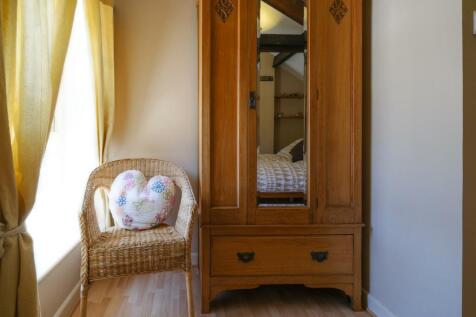 BEDROOM 5