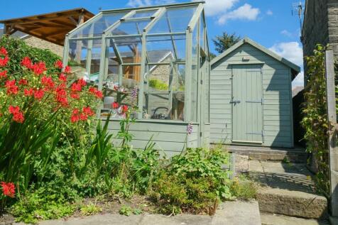 GREENHOUSE &amp; SHED