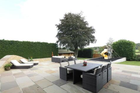 ENTERTAINING PATIO