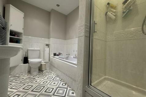 HOUSE BATHROOM