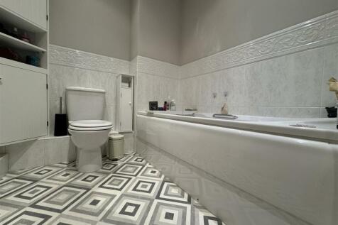 HOUSE BATHROOM