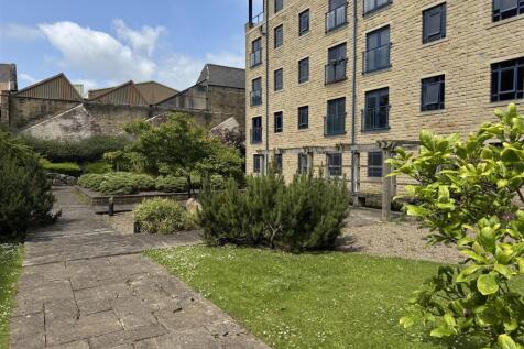 COMMUNAL GARDENS