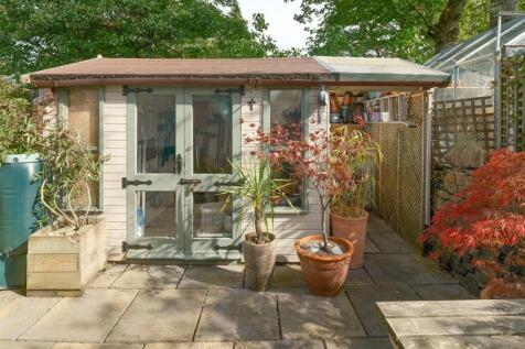 SUMMER HOUSE