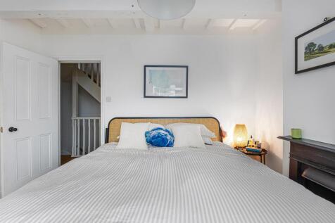 FRONT BEDROOM