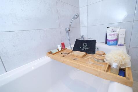 HOUSE BATHROOM