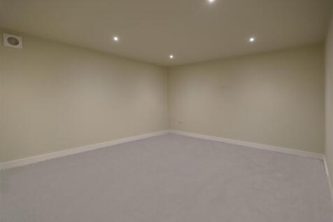 CINEMA/SNUG