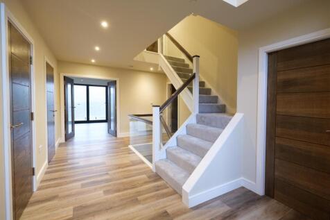 GROUND FLOOR HALLWAY