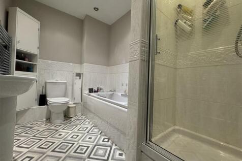 HOUSE BATHROOM