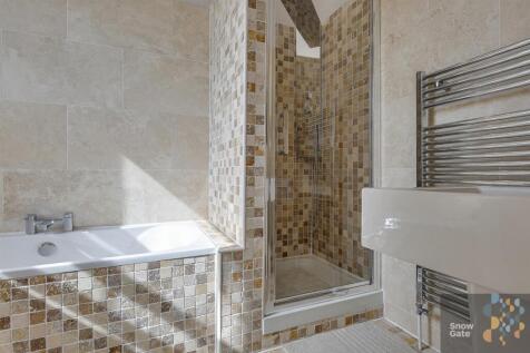 MASTER ENSUITE
