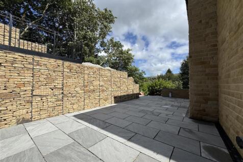 PLOT 1 SIDE PATIO